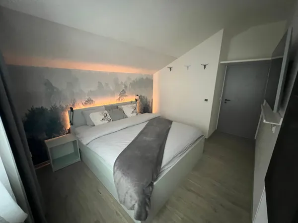 Green room — view from the bed