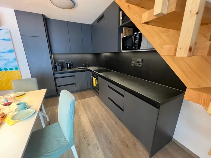 Fully fitted kitchen